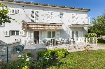 Two-Bedroom Apartment in Rovinj with Parking