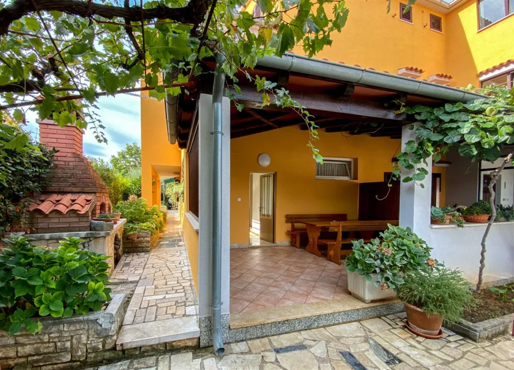 Two-Bedroom Apartment in Rovinj with Terrace