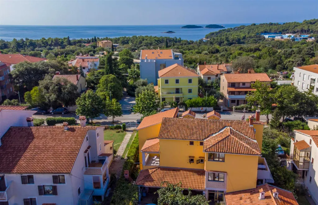 Two-Bedroom Apartment in Rovinj with Terrace