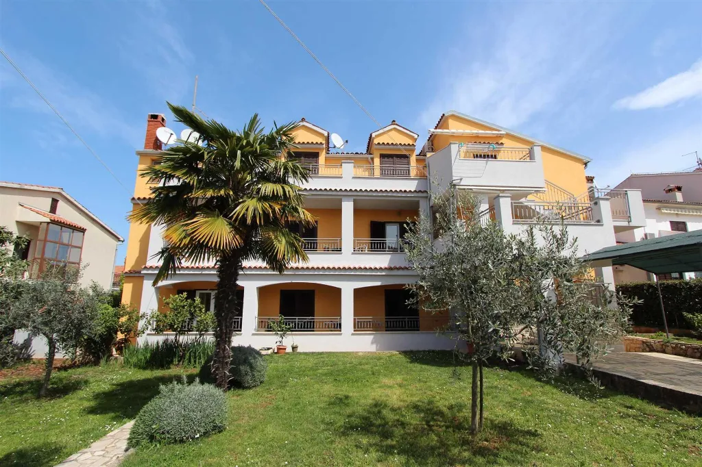 Two-Bedroom Apartment in Rovinj with Terrace