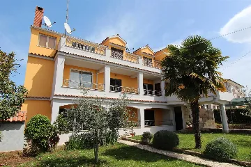 Three-Bedroom Apartment in Rovinj for 6 Guests