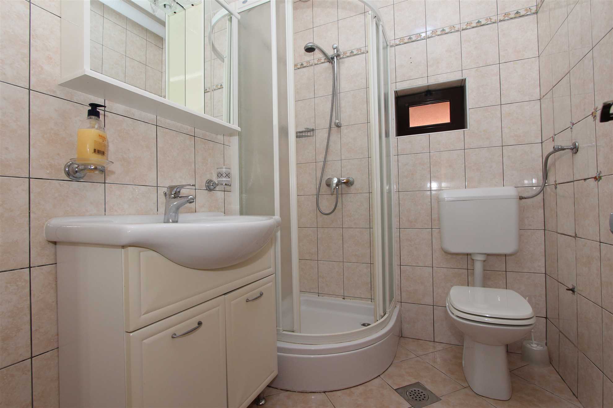 MARUCHITA Two-Bedroom Apartment with Terrace (Vase, prizemlje)