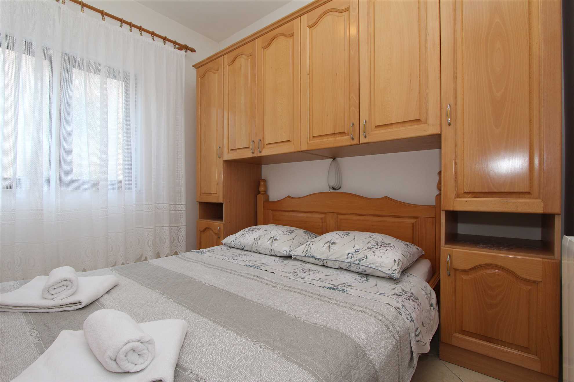 MARUCHITA Two-Bedroom Apartment with Terrace (Vase, prizemlje)