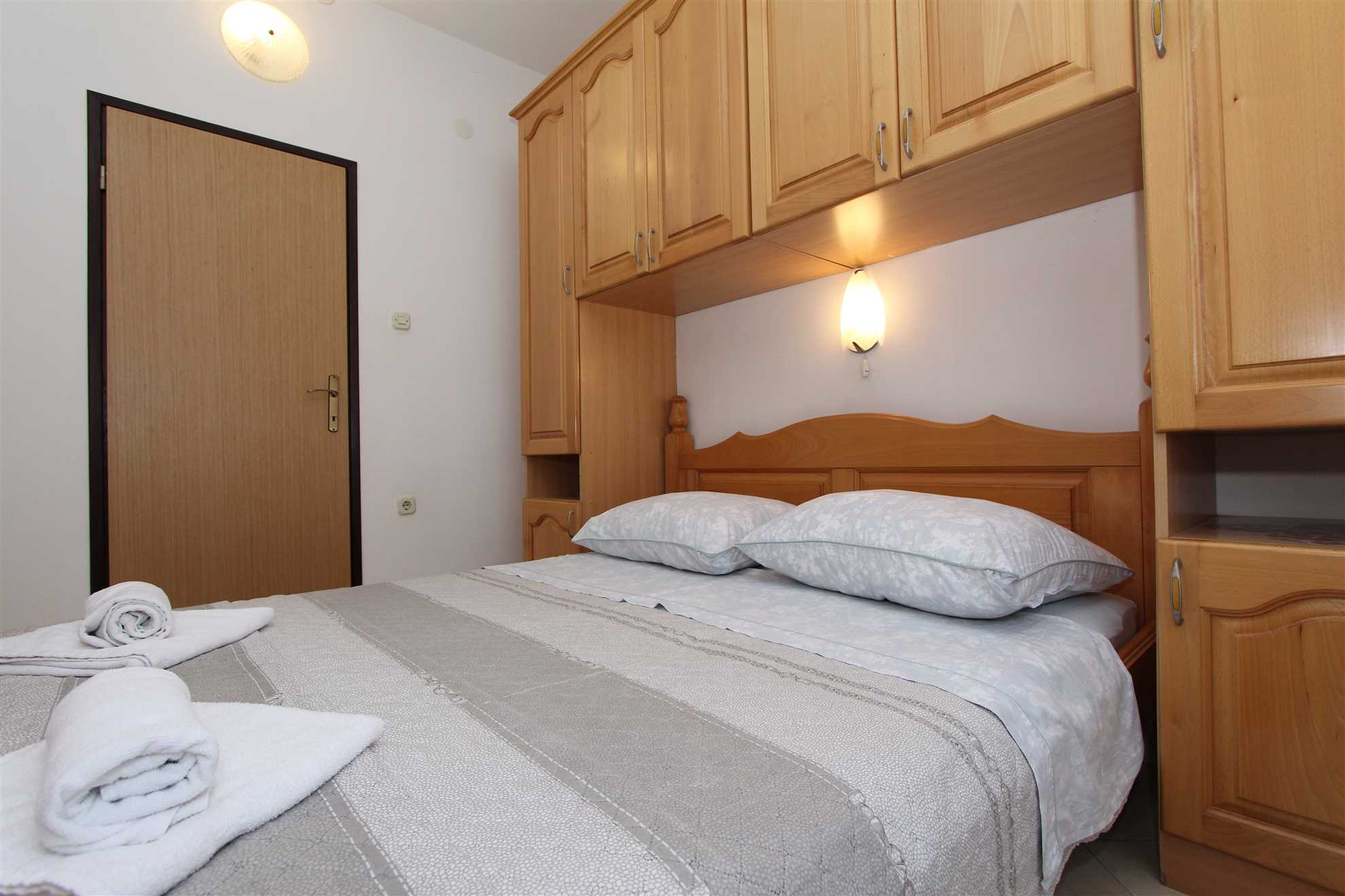 MARUCHITA Two-Bedroom Apartment with Terrace (Vase, prizemlje)
