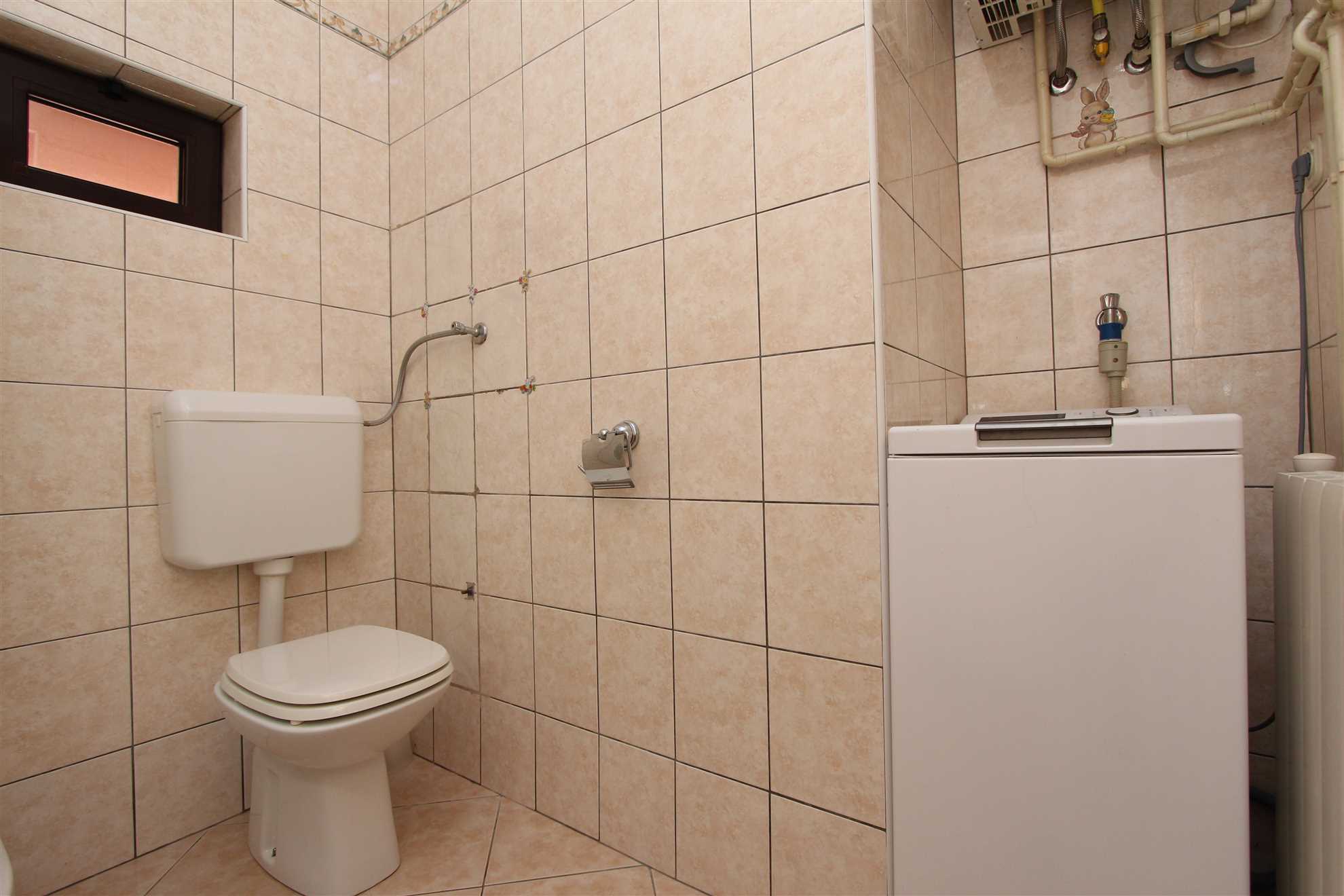 MARUCHITA Two-Bedroom Apartment with Terrace (Vase, prizemlje)