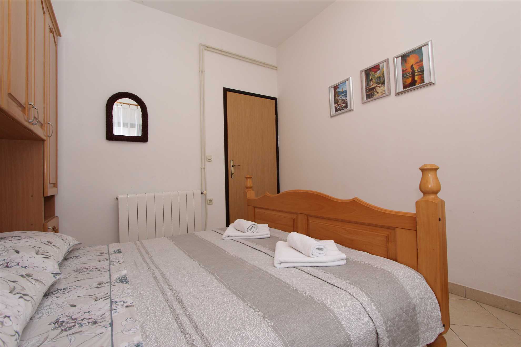 MARUCHITA Two-Bedroom Apartment with Terrace (Vase, prizemlje)