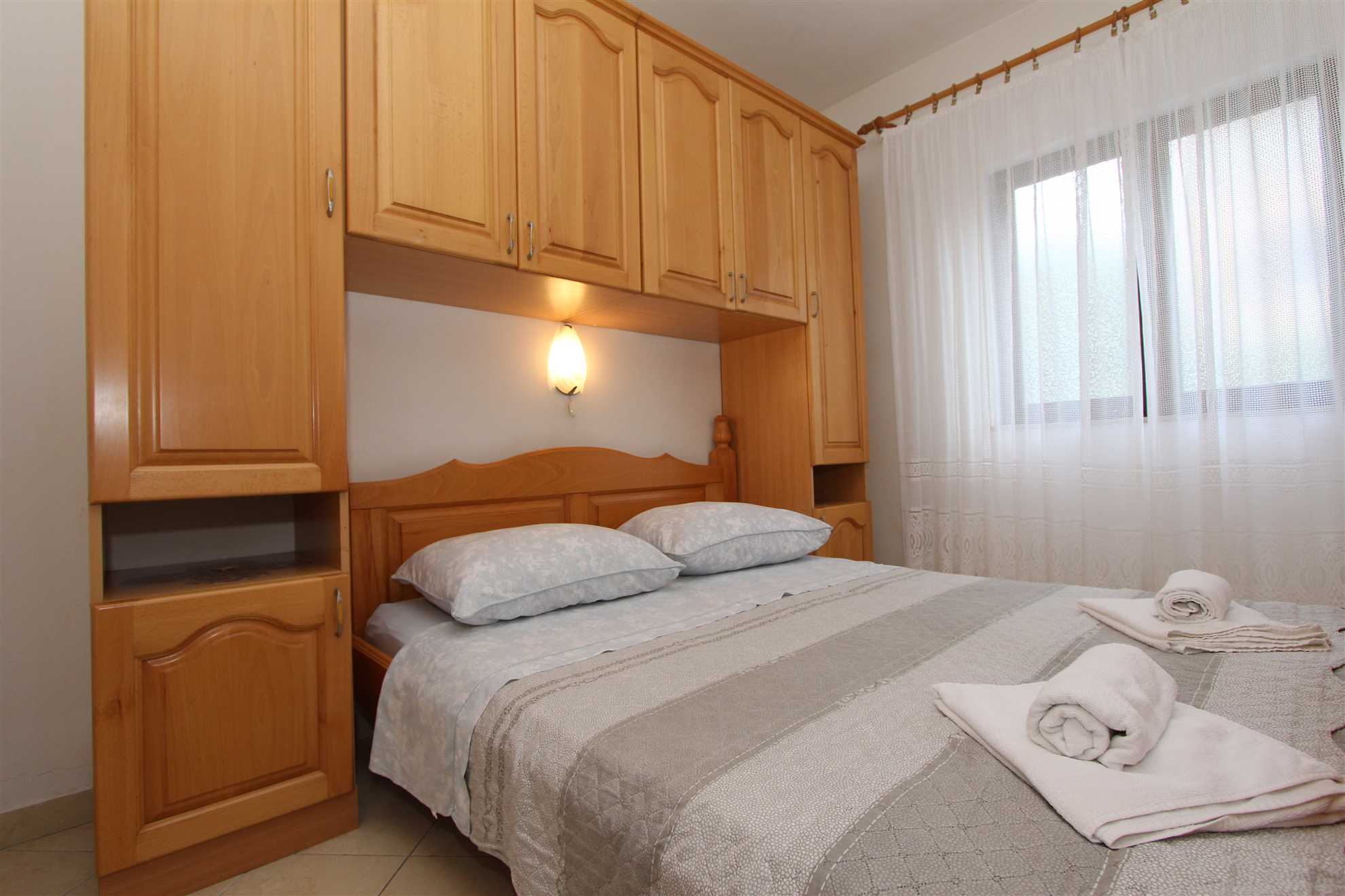 MARUCHITA Two-Bedroom Apartment with Terrace (Vase, prizemlje)