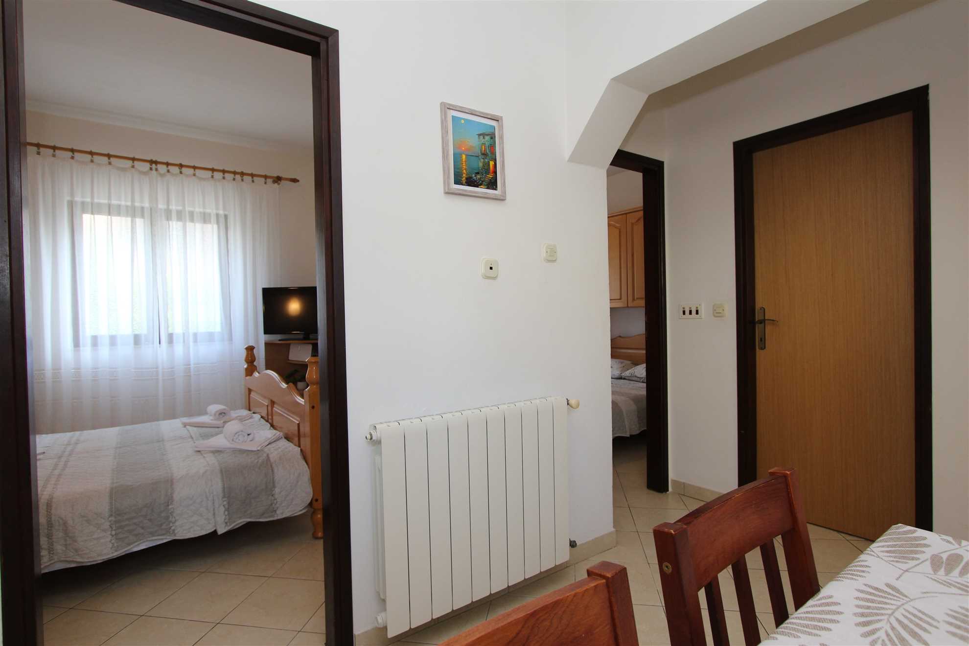 MARUCHITA Two-Bedroom Apartment with Terrace (Vase, prizemlje)