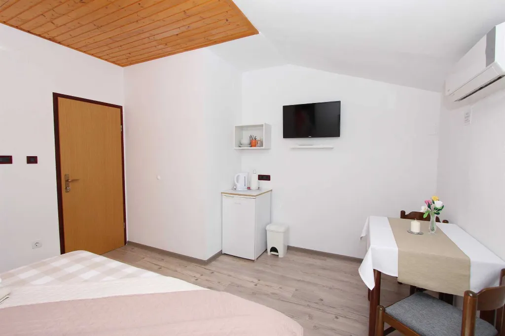 Double Room with Balcony in Rovinj for 2 Guests