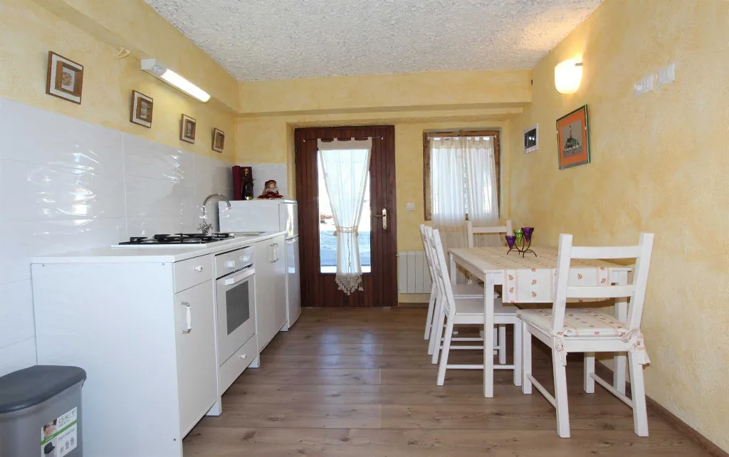 One-Bedroom Apartment for 2 in Rovinjsko Selo with Pool
