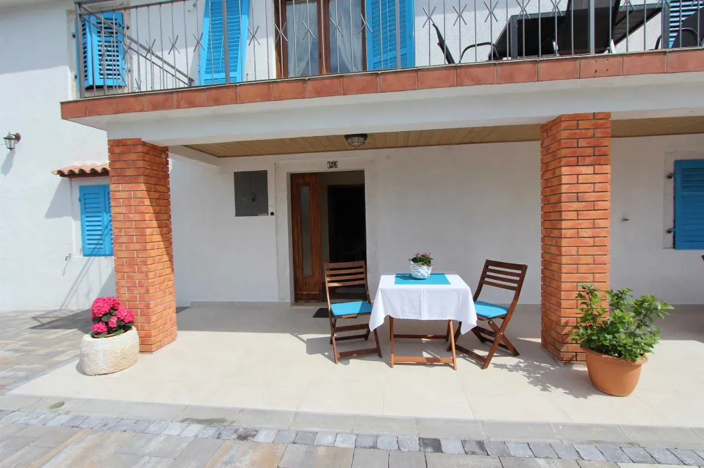 One-Bedroom Apartment for 2 in Rovinjsko Selo with Pool