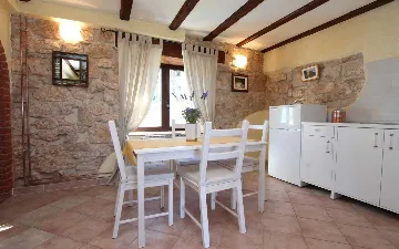 Studio with Terrace and Pool Access in Rovinjsko Selo