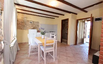 Studio with Terrace and Pool Access in Rovinjsko Selo