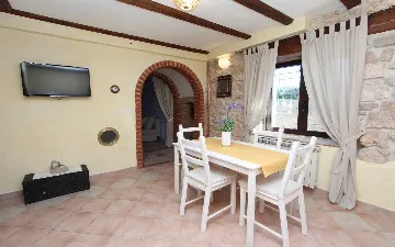 Studio with Terrace and Pool Access in Rovinjsko Selo