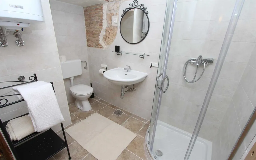 Studio with Terrace and Pool Access in Rovinjsko Selo