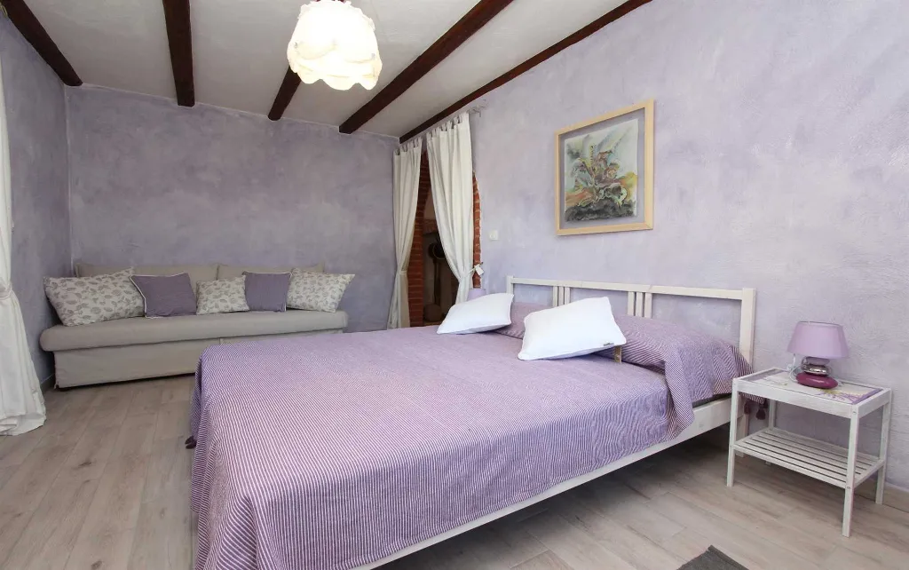 Studio with Terrace and Pool Access in Rovinjsko Selo