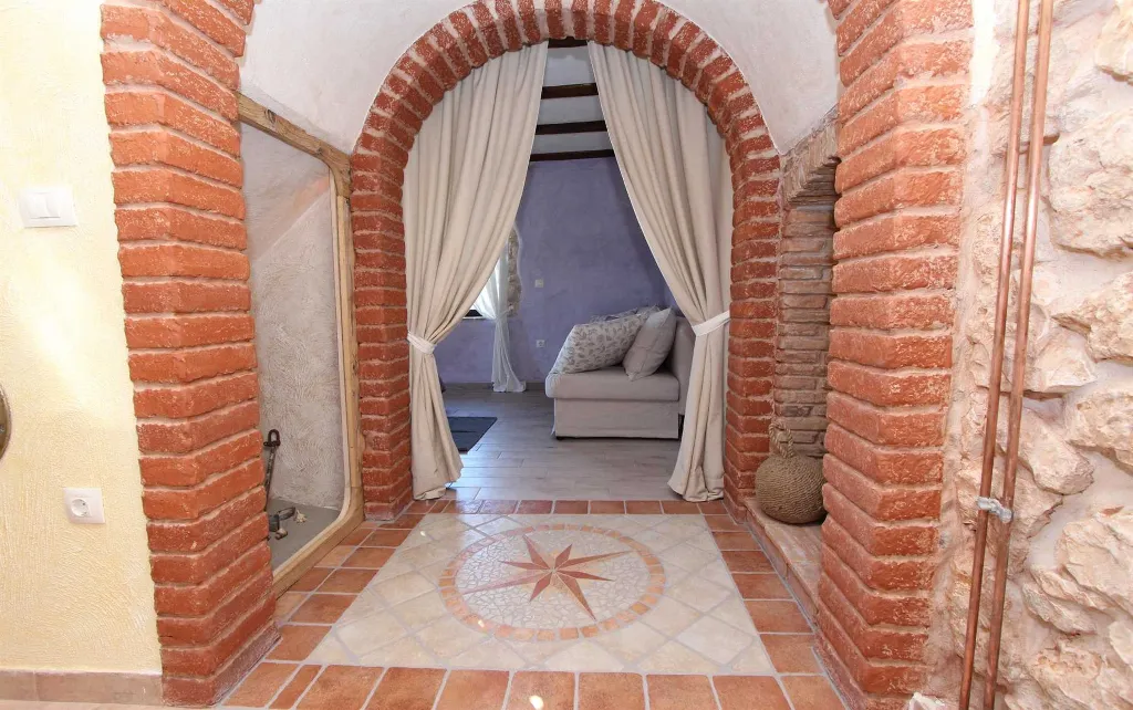 Studio with Terrace and Pool Access in Rovinjsko Selo