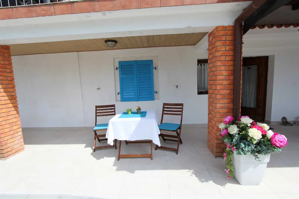 Studio with Terrace and Pool Access in Rovinjsko Selo