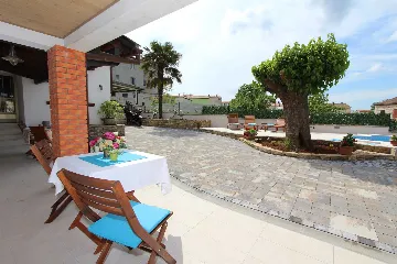 Studio with Terrace and Pool Access in Rovinjsko Selo