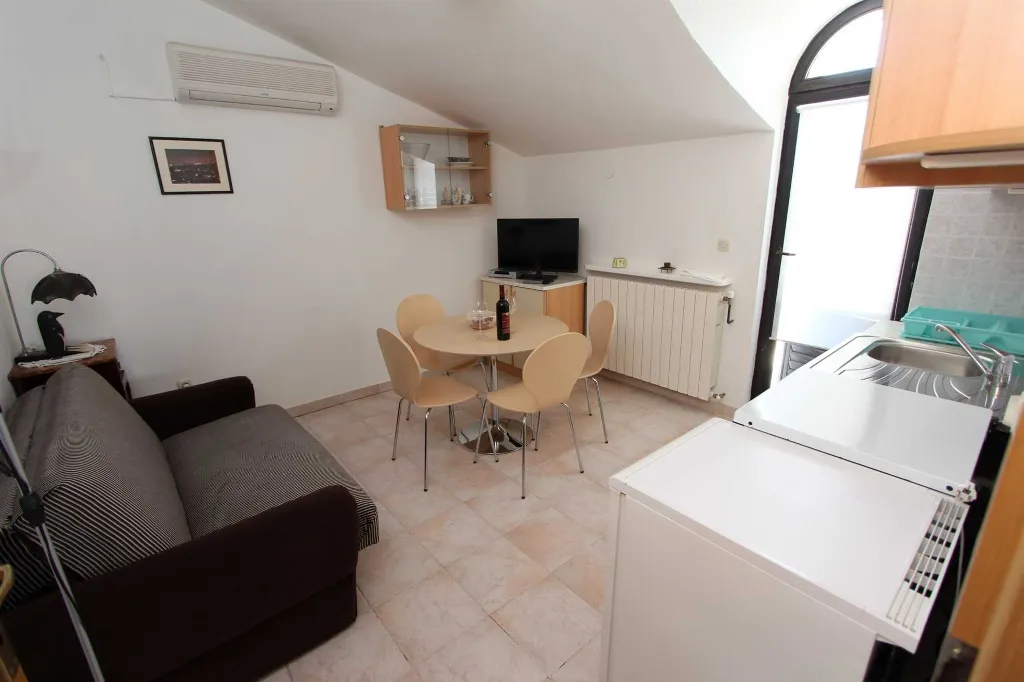 One-Bedroom Apartment with Balcony in Rovinj