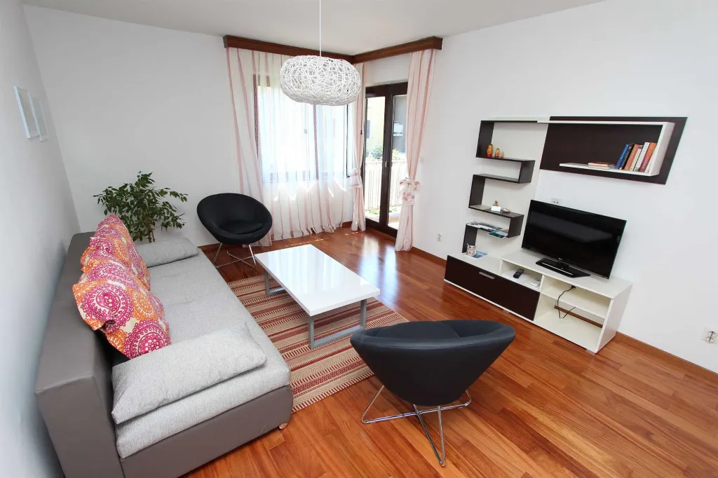 Two-Bedroom Apartment in Rovinj for 4 Guests