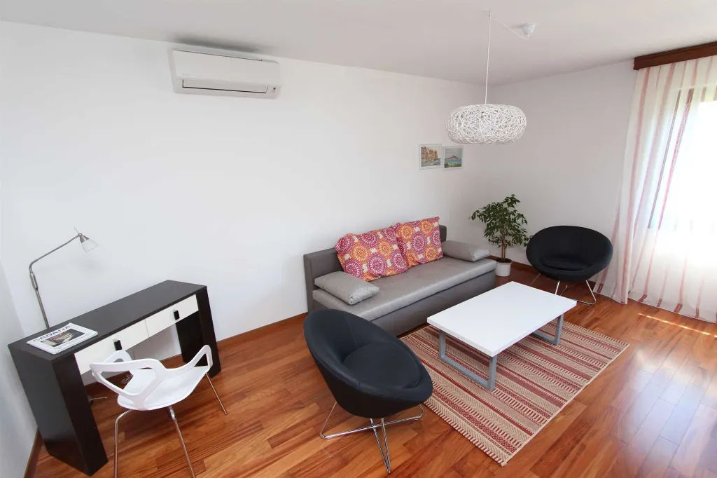 Two-Bedroom Apartment in Rovinj for 4 Guests