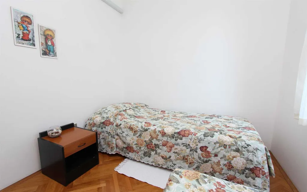 One-Bedroom Apartment for 2 in Rovinj with Parking