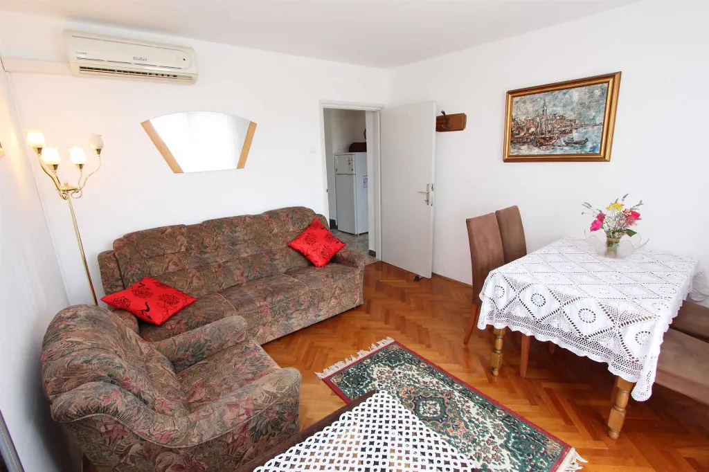 Two-Bedroom Apartment in Rovinj for Families