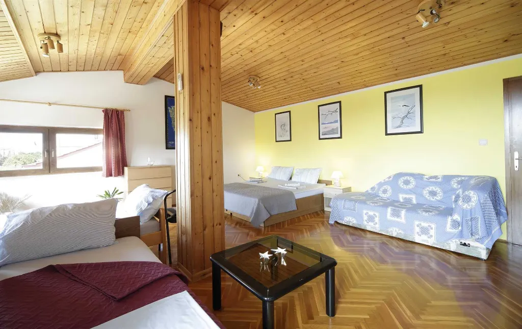 Two-Bedroom Apartment in Rovinj for Up to 6 Guests