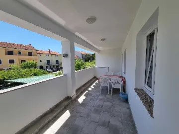 Two-Bedroom Apartment for 4 in Rovinj with Parking