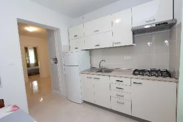 Two-Bedroom Apartment for 4 in Rovinj with Parking