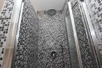 Two-Bedroom Apartment for 4 in Rovinj with Parking