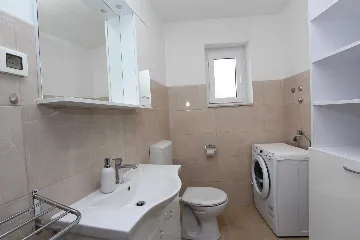 Two-Bedroom Apartment for 4 in Rovinj with Parking