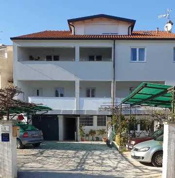 Two-Bedroom Apartment in Rovinj with Parking