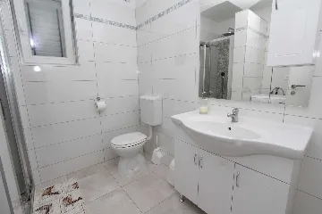 Two-Bedroom Apartment in Rovinj with Parking