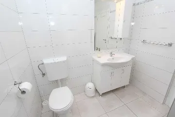 Two-Bedroom Apartment in Rovinj with Parking