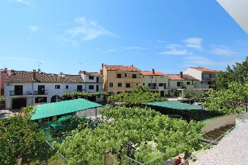 Two-Bedroom Apartment in Rovinj with Parking