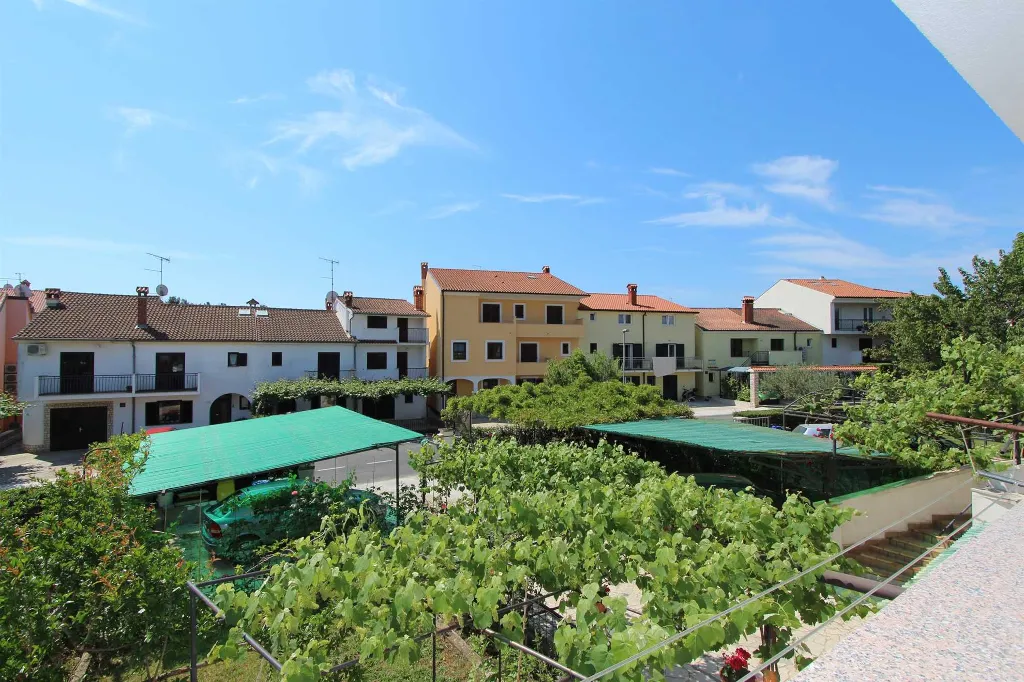 Two-Bedroom Apartment in Rovinj with Parking