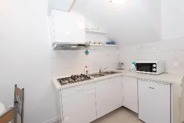 Two-Bedroom Apartment in Rovinj with Parking