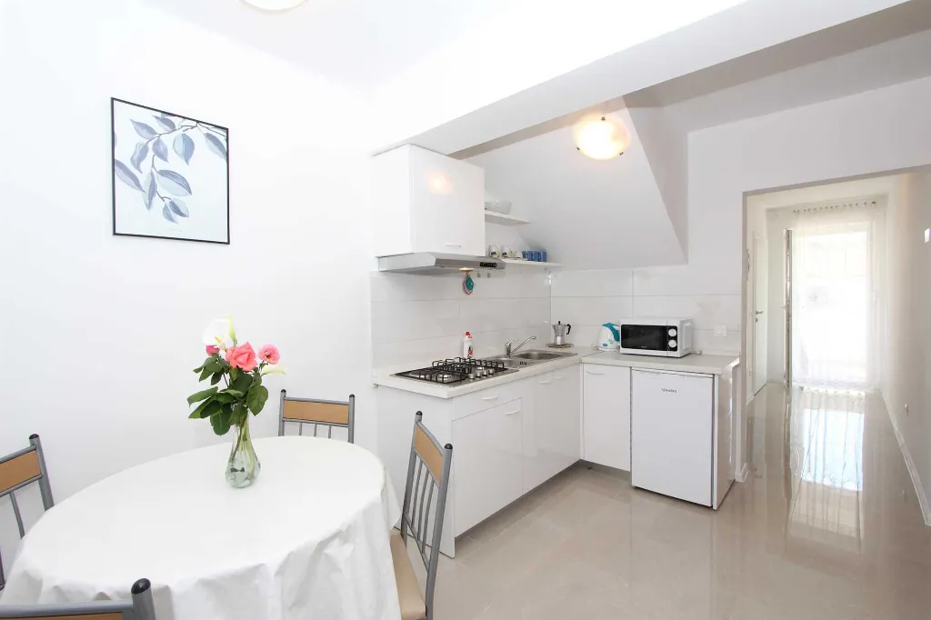 Two-Bedroom Apartment in Rovinj with Parking