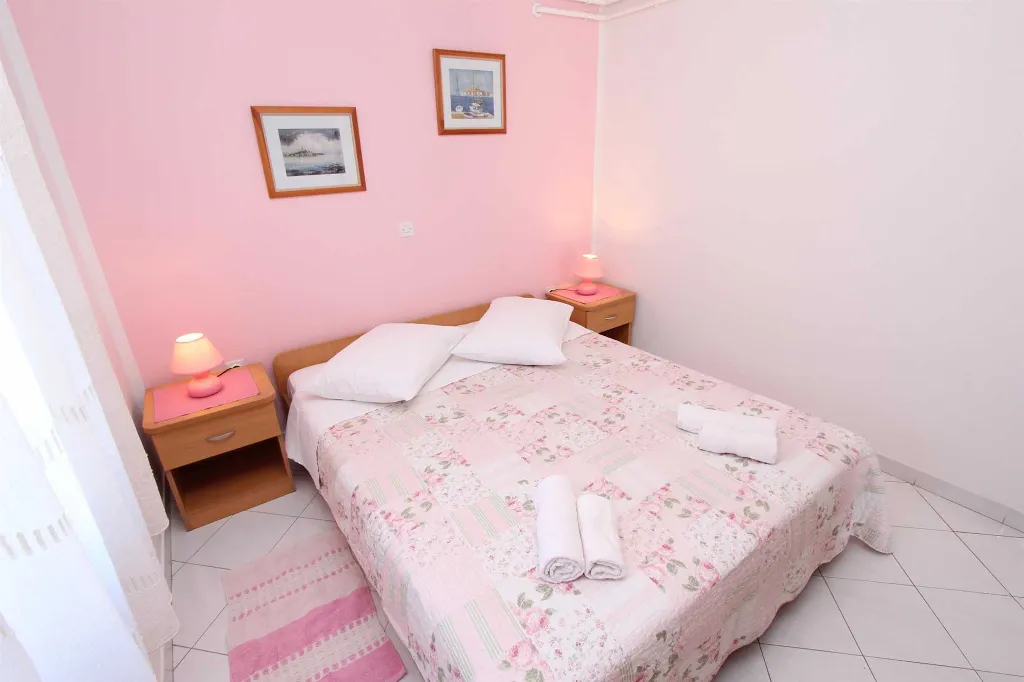 One-Bedroom Apartment for 2 in Rovinj with Terrace