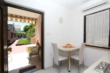 One-Bedroom Apartment for 2 in Rovinj with Terrace