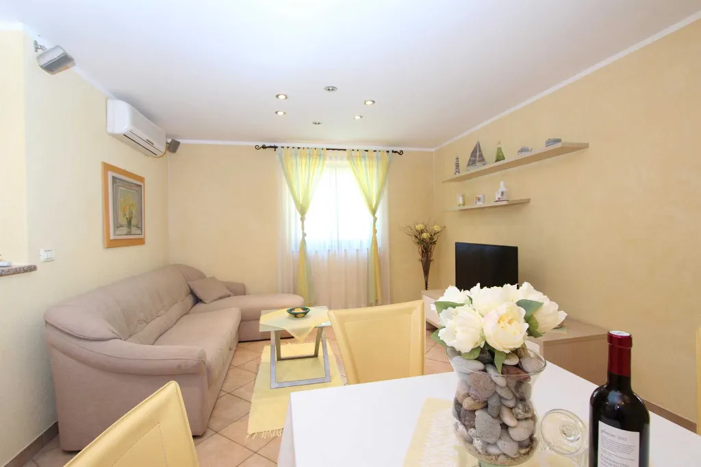 One-Bedroom Apartment with Terrace in Rovinj