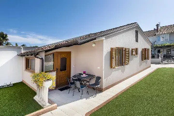 One-Bedroom Apartment with Terrace in Rovinj