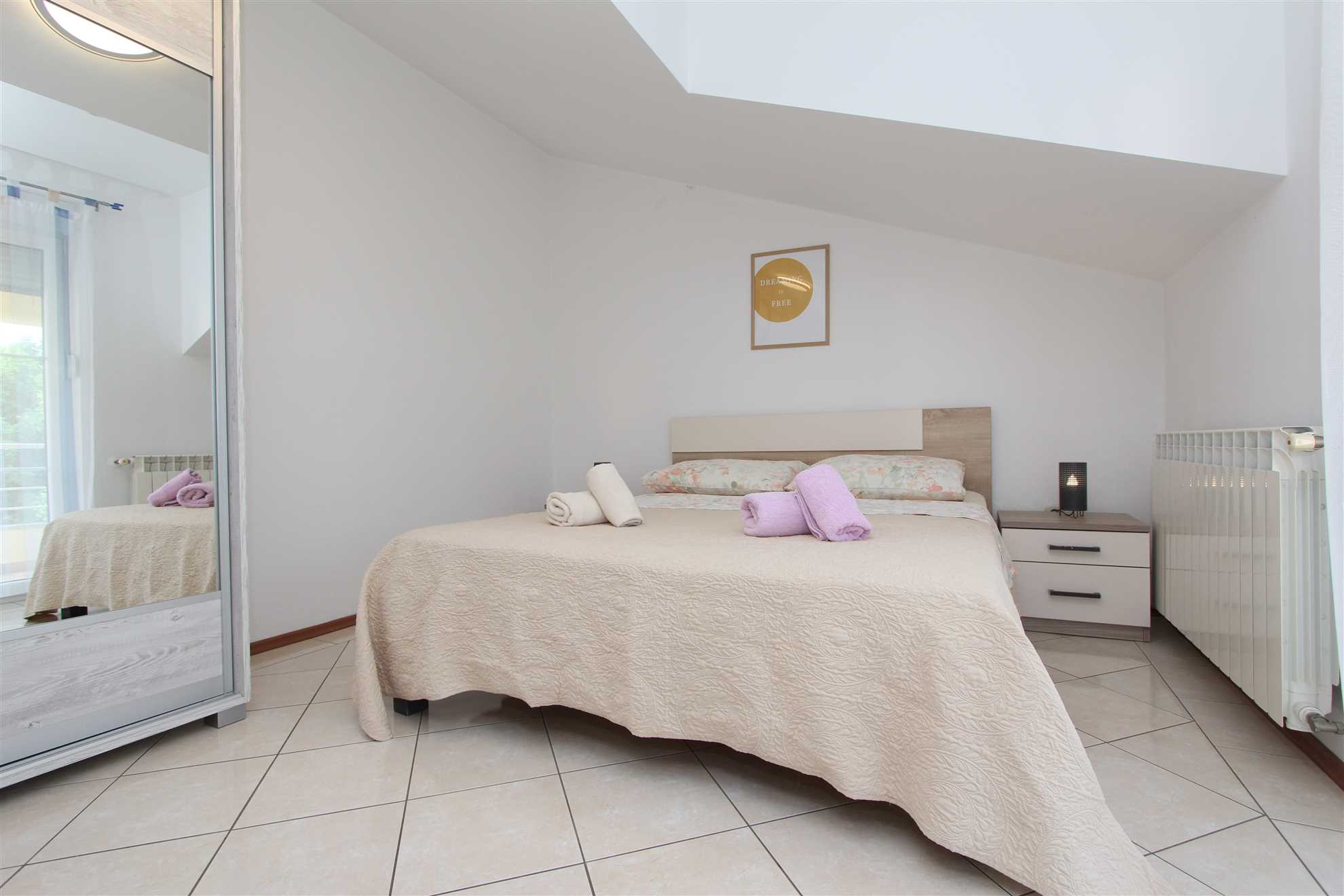 RAJCI One-Bedroom Apartment 1 (crveni)
