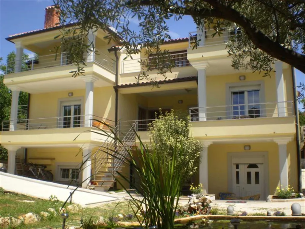 One-Bedroom Apartment in Rovinj for Up to 4 Guests
