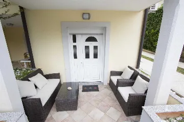 One-Bedroom Apartment in Rovinj for Up to 4 Guests