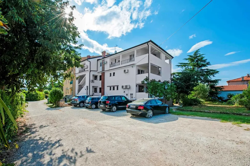 Two-Bedroom Apartment in Rovinj with Sea View