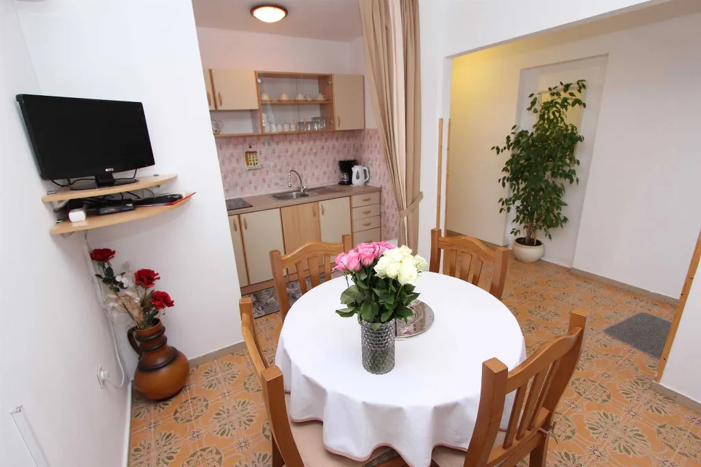 Two-Bedroom Apartment in Rovinj for 4 Guests