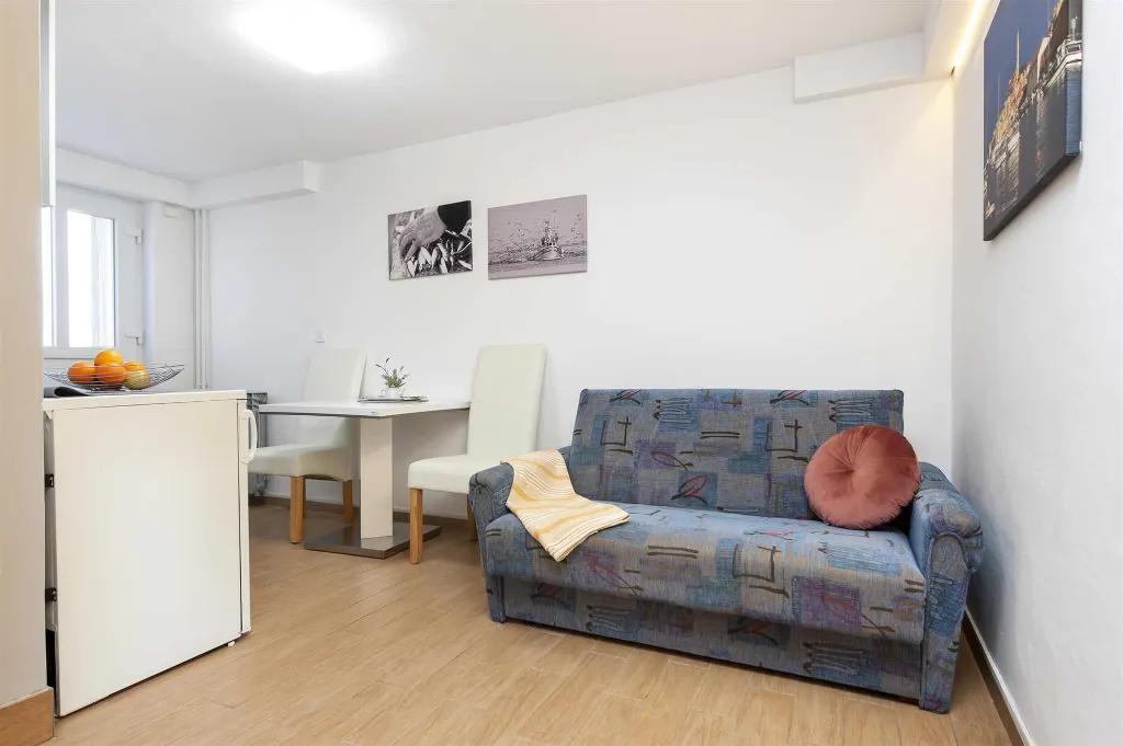 One-Bedroom Apartment with Terrace in Rovinj
